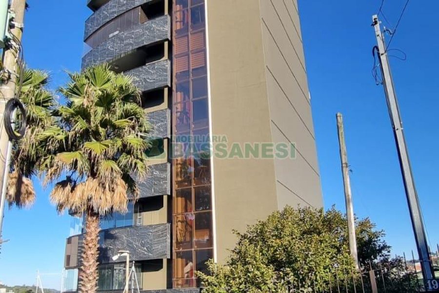 Apartamento com 160m², 3 dormitórios, 2 vagas, no bairro São Leopoldo em Caxias do Sul para Comprar