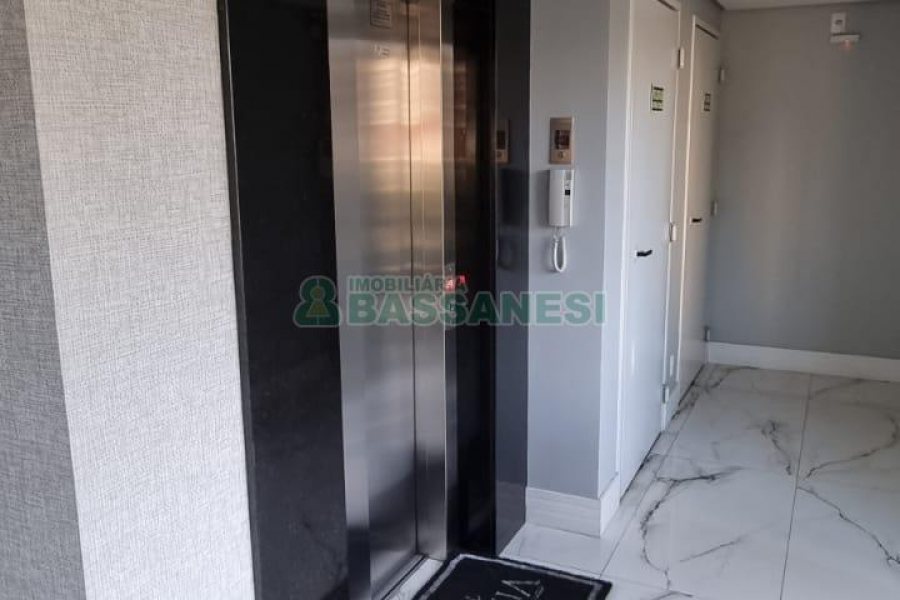 Apartamento com 160m², 3 dormitórios, 2 vagas, no bairro São Leopoldo em Caxias do Sul para Comprar