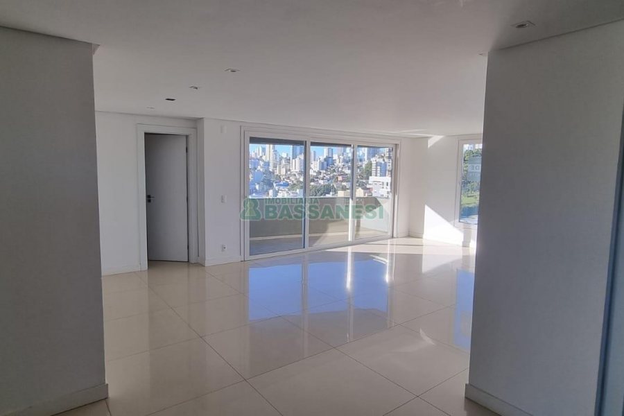 Apartamento com 160m², 3 dormitórios, 2 vagas, no bairro São Leopoldo em Caxias do Sul para Comprar