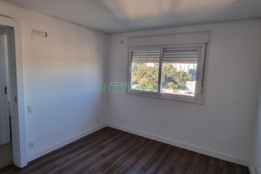 Apartamento com 160m², 3 dormitórios, 2 vagas, no bairro São Leopoldo em Caxias do Sul para Comprar