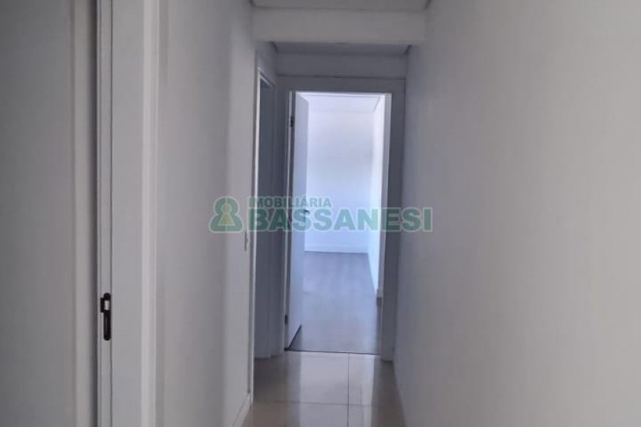 Apartamento com 160m², 3 dormitórios, 2 vagas, no bairro São Leopoldo em Caxias do Sul para Comprar