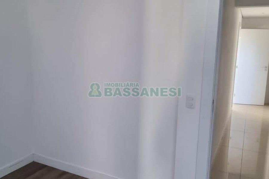 Apartamento com 160m², 3 dormitórios, 2 vagas, no bairro São Leopoldo em Caxias do Sul para Comprar