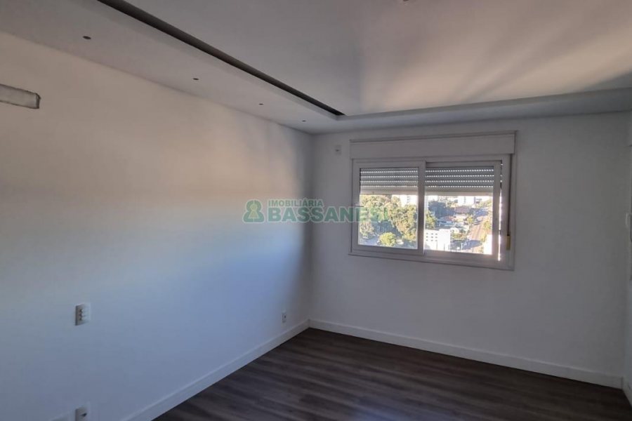 Apartamento com 160m², 3 dormitórios, 2 vagas, no bairro São Leopoldo em Caxias do Sul para Comprar