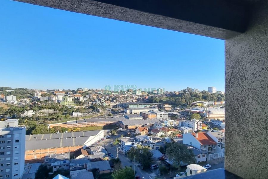 Apartamento com 160m², 3 dormitórios, 2 vagas, no bairro São Leopoldo em Caxias do Sul para Comprar