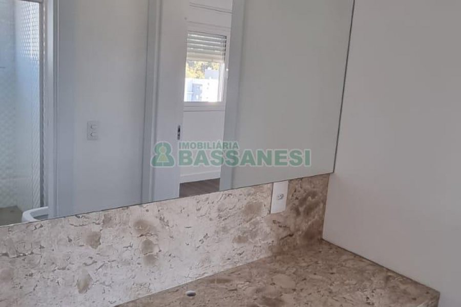 Apartamento com 160m², 3 dormitórios, 2 vagas, no bairro São Leopoldo em Caxias do Sul para Comprar