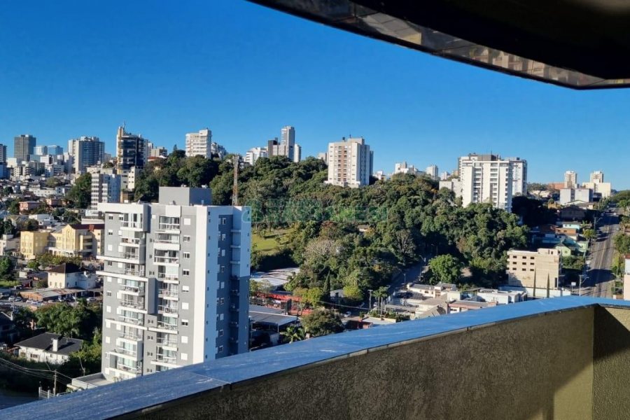 Apartamento com 160m², 3 dormitórios, 2 vagas, no bairro São Leopoldo em Caxias do Sul para Comprar