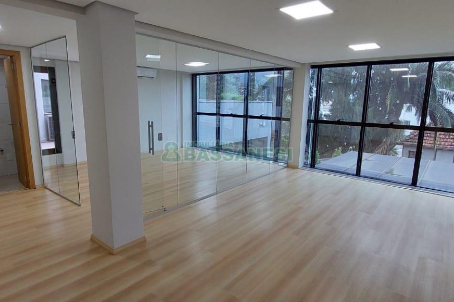 Sala com 53m², 1 vaga, no bairro São Pelegrino em Caxias do Sul para Alugar