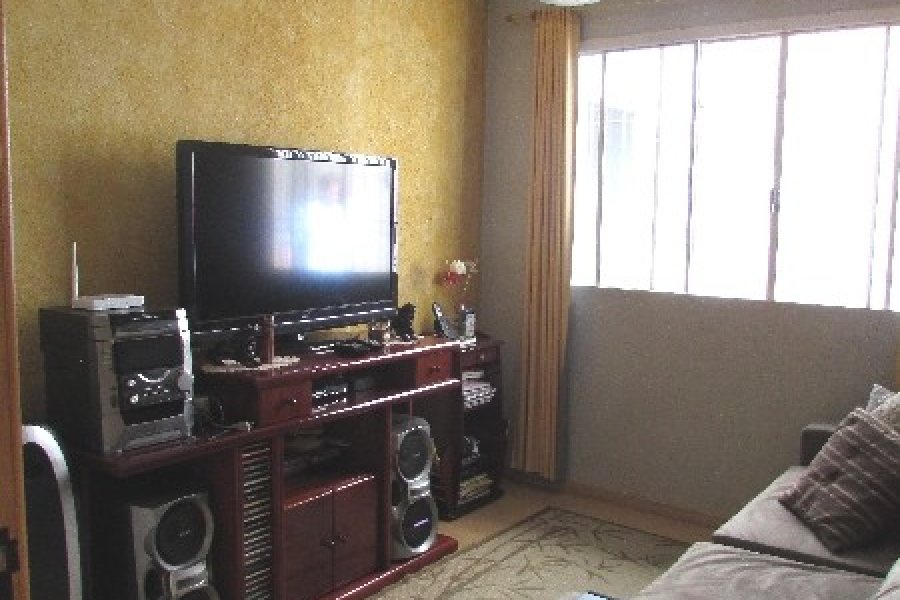 Casa Comercial com 130m², 3 dormitórios, 1 vaga, no bairro Esplanada em Caxias do Sul para Alugar