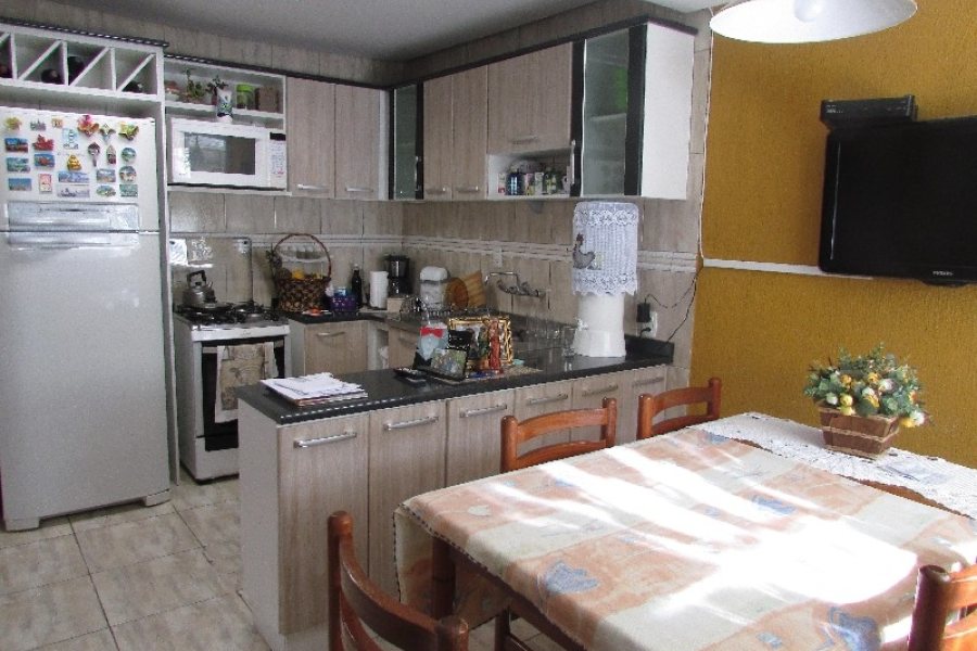 Casa Comercial com 130m², 3 dormitórios, 1 vaga, no bairro Esplanada em Caxias do Sul para Alugar