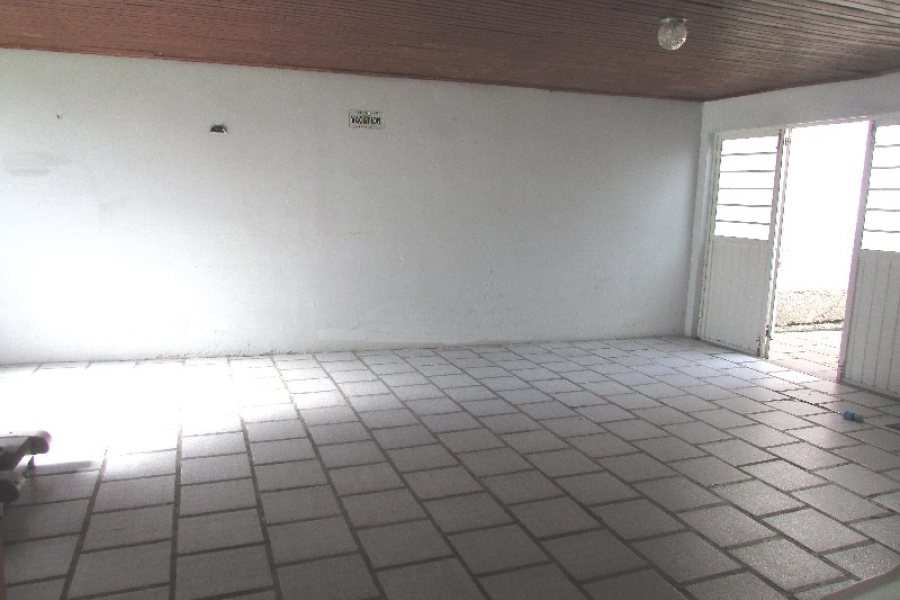 Casa Comercial com 130m², 3 dormitórios, 1 vaga, no bairro Esplanada em Caxias do Sul para Alugar