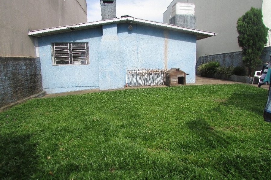 Casa Comercial com 130m², 3 dormitórios, 1 vaga, no bairro Esplanada em Caxias do Sul para Alugar