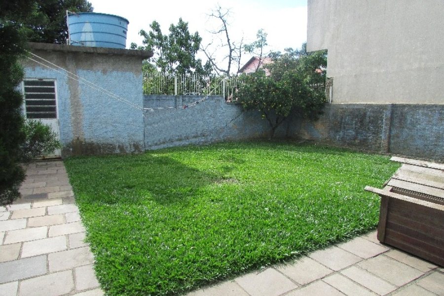 Casa Comercial com 130m², 3 dormitórios, 1 vaga, no bairro Esplanada em Caxias do Sul para Alugar