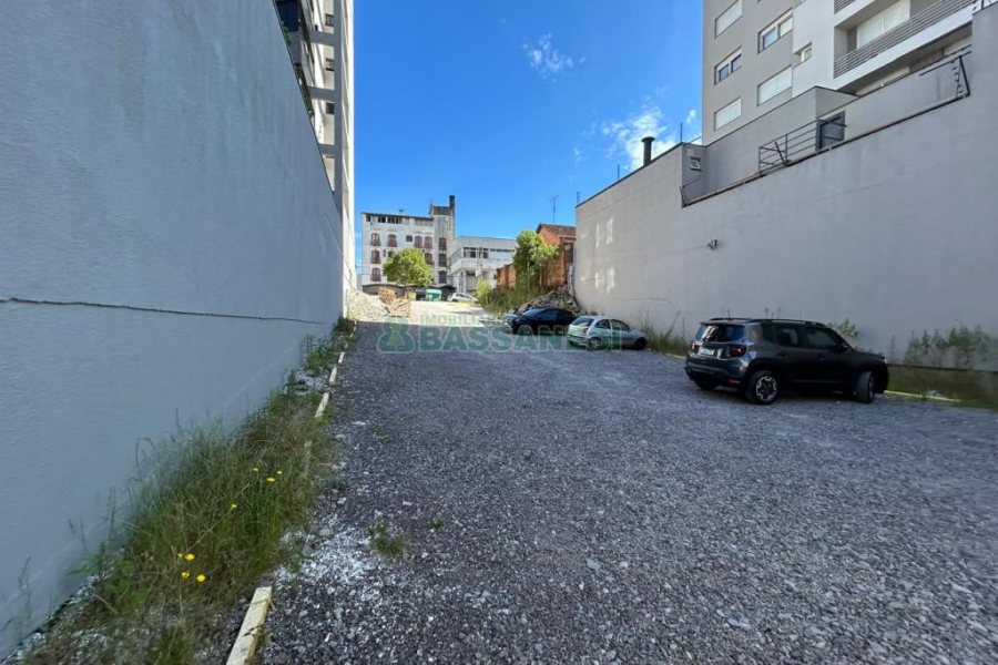 Terreno com 572m², no bairro Panazzolo em Caxias do Sul para Comprar