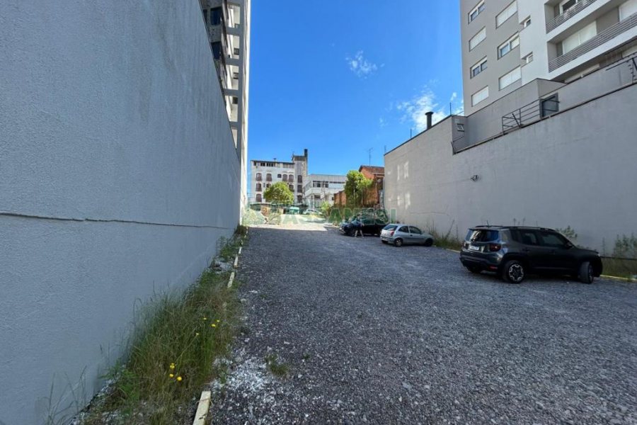 Terreno com 572m², no bairro Panazzolo em Caxias do Sul para Comprar