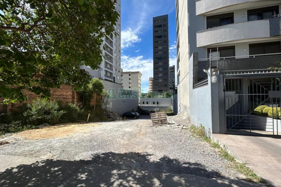 Terreno com 572m², no bairro Panazzolo em Caxias do Sul para Comprar
