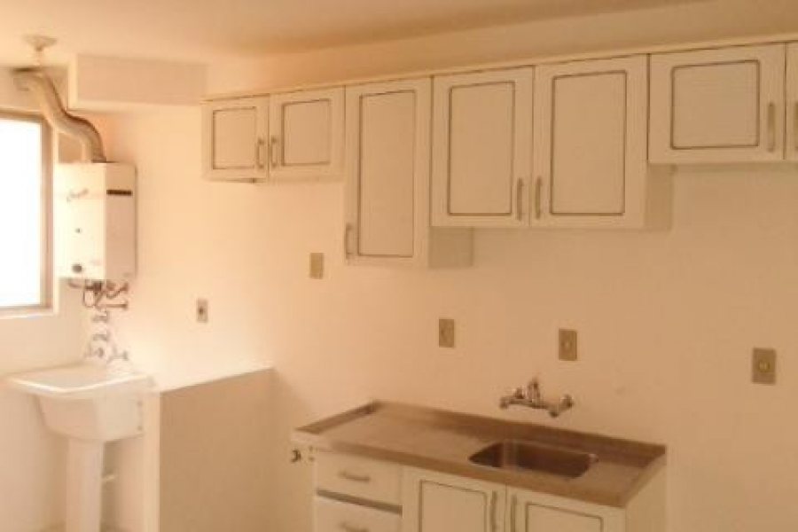Apartamento com 60m², 2 dormitórios, 1 vaga, no bairro Interlagos em Caxias do Sul para Alugar