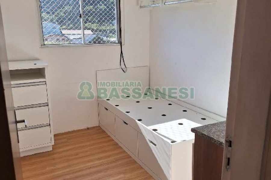 Apto Mobiliado com 38m², 2 dormitórios, no bairro Diamantino em Caxias do Sul para Comprar