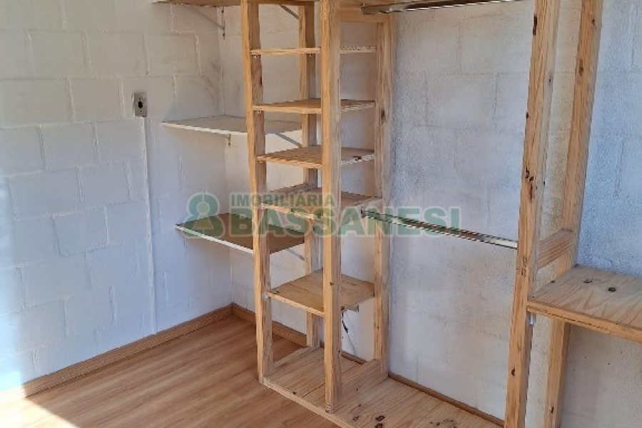 Apto Mobiliado com 38m², 2 dormitórios, no bairro Diamantino em Caxias do Sul para Comprar