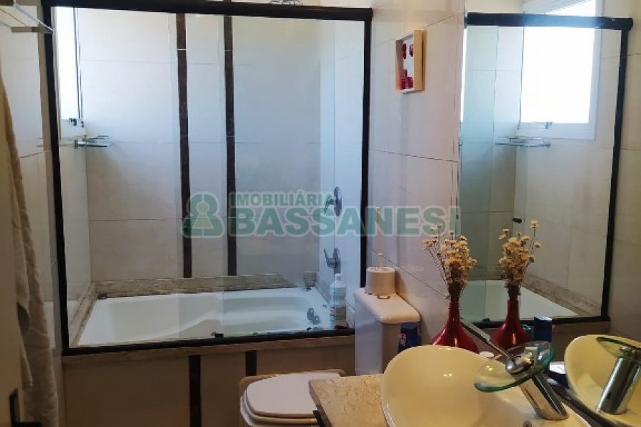 Apto Mobiliado com 88m², 2 dormitórios, 1 vaga, no bairro Diamantino em Caxias do Sul para Comprar