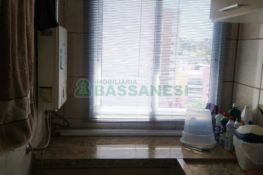 Apto Mobiliado com 88m², 2 dormitórios, 1 vaga, no bairro Diamantino em Caxias do Sul para Comprar