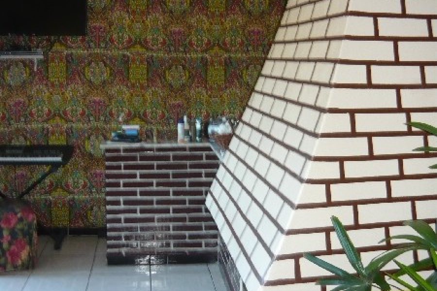 Casa com 180m², 3 dormitórios, 1 vaga, no bairro Esplanada em Caxias do Sul para Comprar