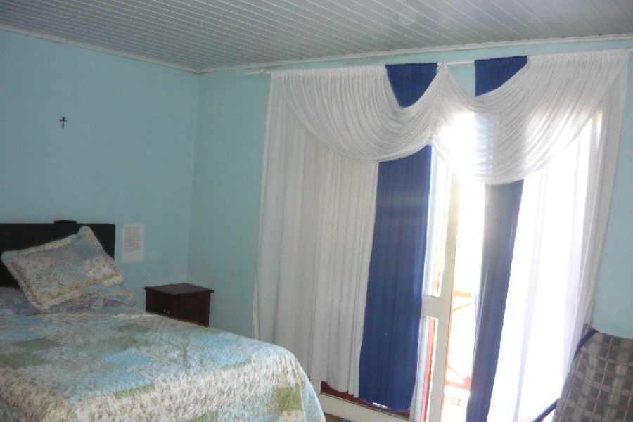 Casa com 180m², 3 dormitórios, 1 vaga, no bairro Esplanada em Caxias do Sul para Comprar