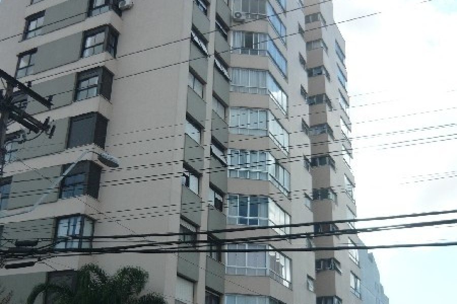 Apartamento com 128m², 3 dormitórios, 1 vaga, no bairro Centro em Caxias do Sul para Comprar