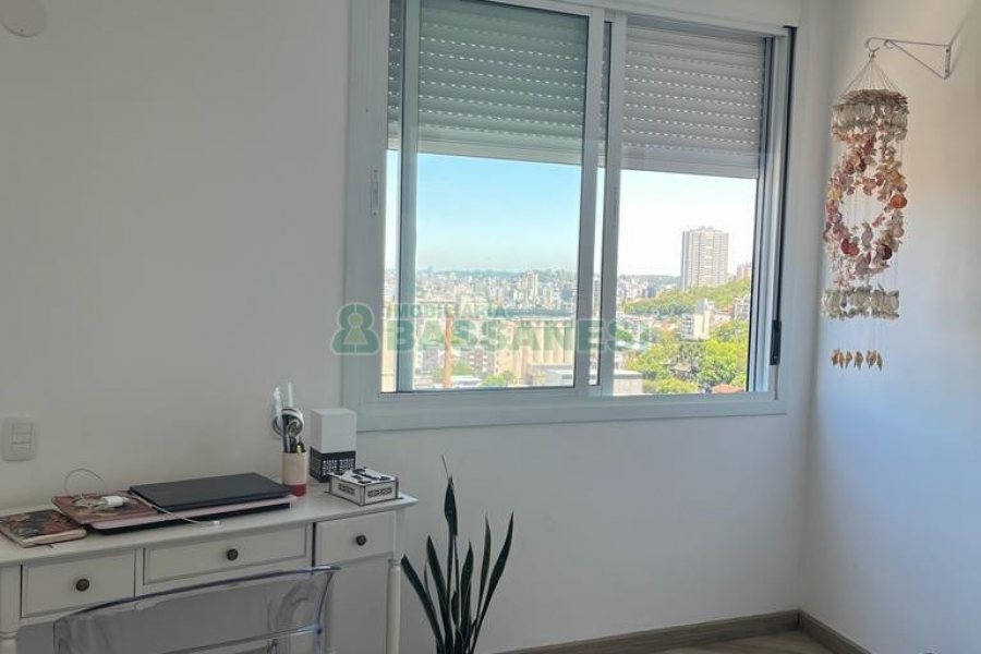 Apto Mobiliado com 137m², 3 dormitórios, 2 vagas, no bairro Centro em Caxias do Sul para Alugar