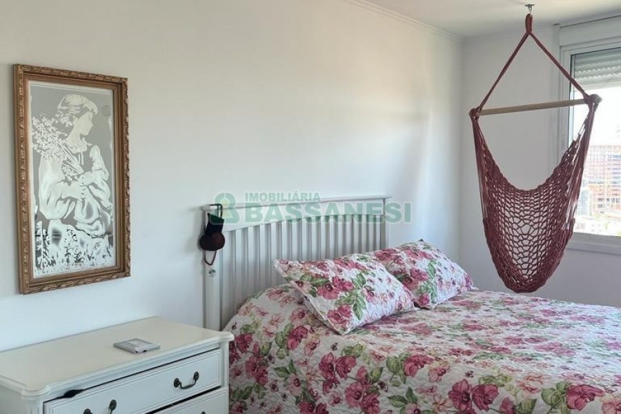 Apto Mobiliado com 137m², 3 dormitórios, 2 vagas, no bairro Centro em Caxias do Sul para Alugar