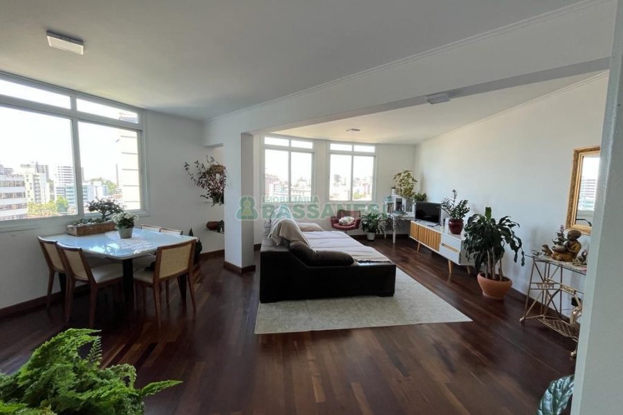 Apto Mobiliado com 137m², 3 dormitórios, 2 vagas, no bairro Centro em Caxias do Sul para Alugar