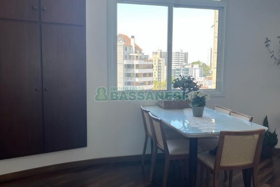 Apto Mobiliado com 137m², 3 dormitórios, 2 vagas, no bairro Centro em Caxias do Sul para Alugar