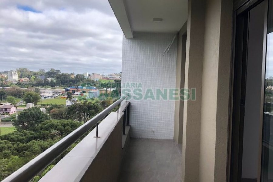 Apartamento com 243m², 2 dormitórios, 2 vagas, no bairro Vila Horn em Caxias do Sul para Comprar