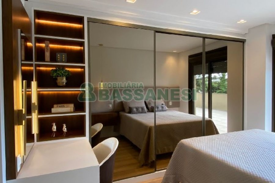 Apartamento com 284m², 3 dormitórios, 2 vagas, no bairro Vila Horn em Caxias do Sul para Comprar