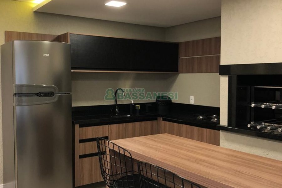 Apartamento com 284m², 3 dormitórios, 2 vagas, no bairro Vila Horn em Caxias do Sul para Comprar