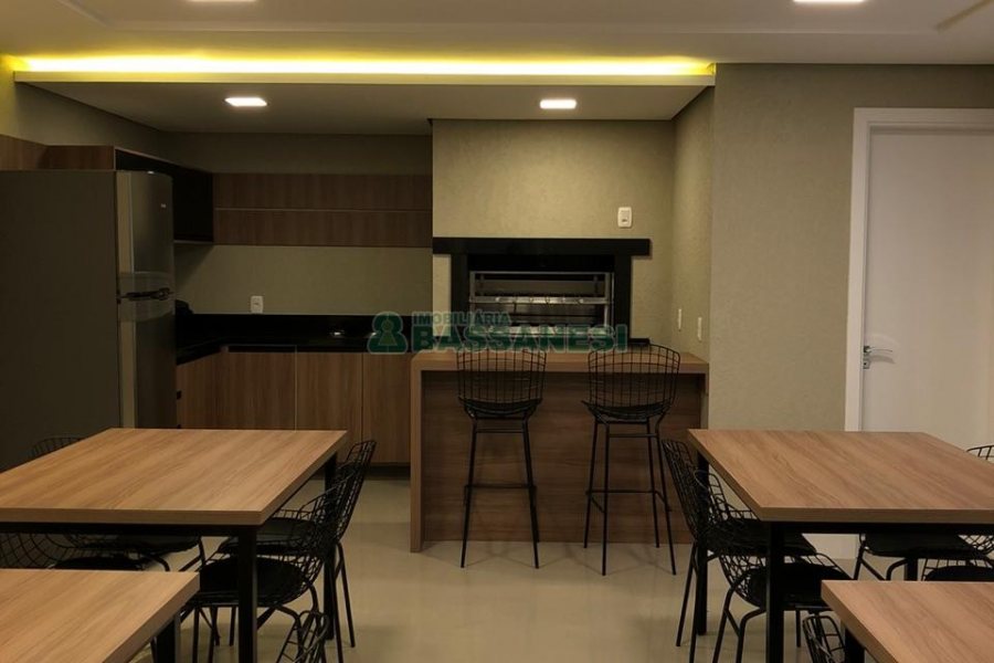 Apartamento com 284m², 3 dormitórios, 2 vagas, no bairro Vila Horn em Caxias do Sul para Comprar