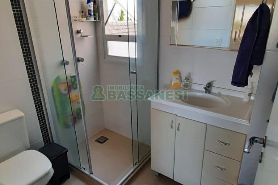 Apartamento com 72m², 2 dormitórios, 1 vaga, no bairro Rio Branco em Caxias do Sul para Comprar