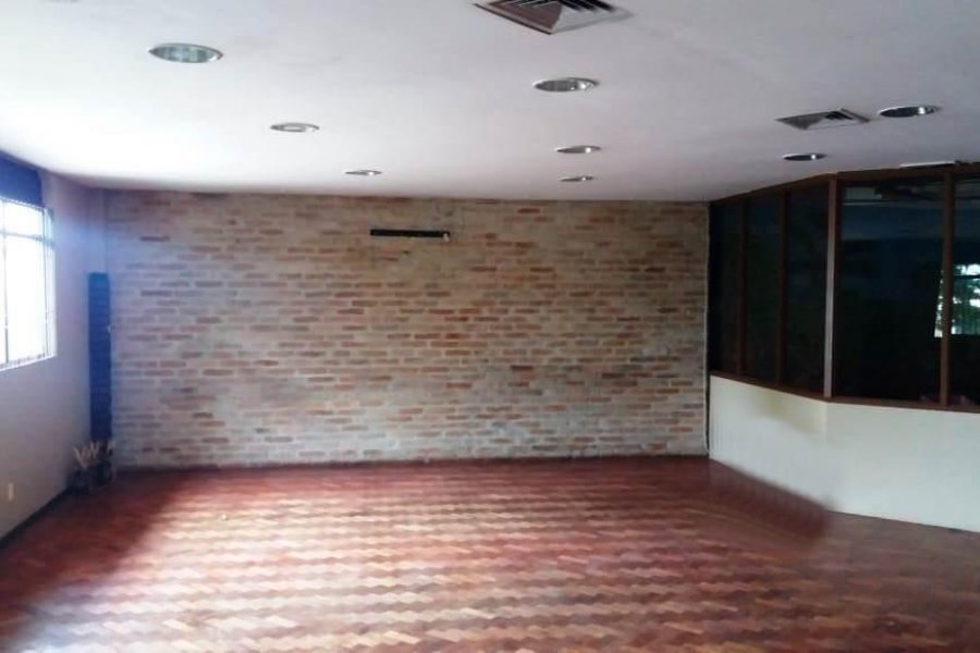 Loja com 526m², no bairro Santa Catarina em Caxias do Sul para Comprar