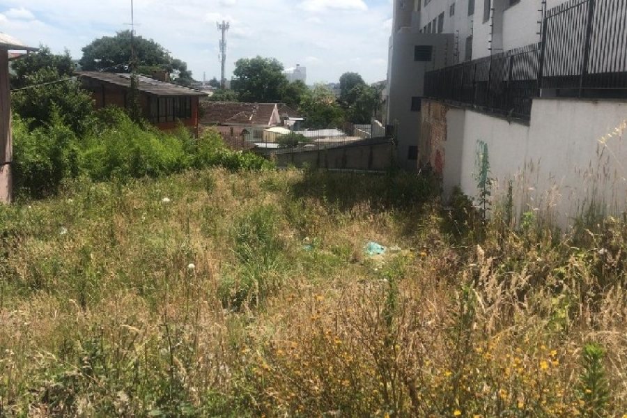 Terreno com 456m², no bairro Rio Branco em Caxias do Sul para Comprar