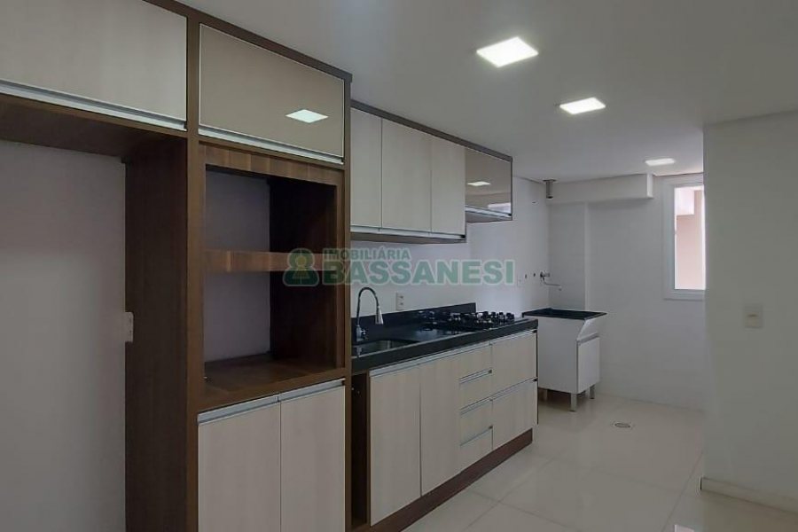 Apto Mobiliado com 122m², 3 dormitórios, 2 vagas, no bairro Panazzolo em Caxias do Sul para Alugar