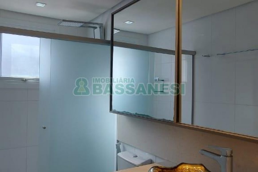 Apto Mobiliado com 122m², 3 dormitórios, 2 vagas, no bairro Panazzolo em Caxias do Sul para Alugar