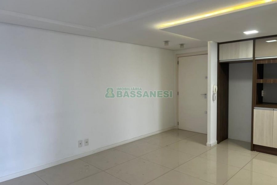 Apto Mobiliado com 122m², 3 dormitórios, 2 vagas, no bairro Panazzolo em Caxias do Sul para Comprar