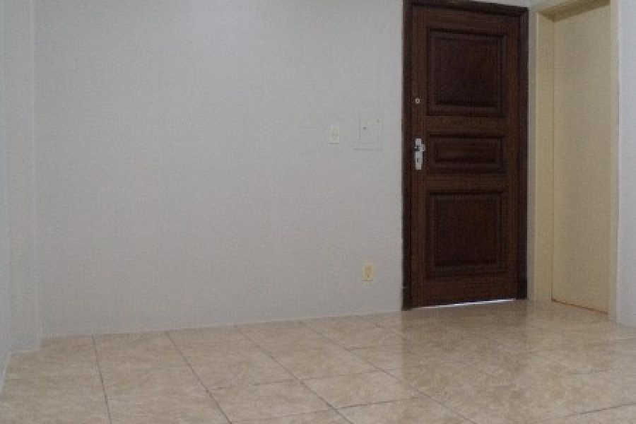 Sala com 41m², no bairro Centro em Caxias do Sul para Alugar