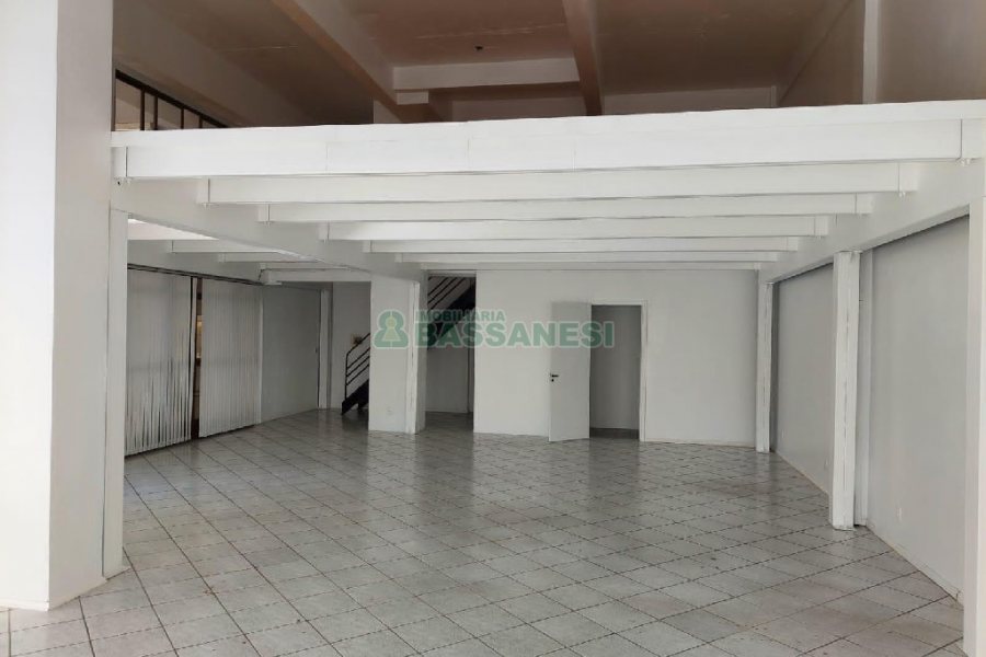 Loja com 164m², 1 vaga, no bairro Rio Branco em Caxias do Sul para Alugar