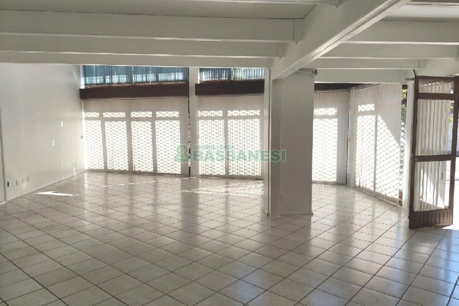 Loja com 164m², 1 vaga, no bairro Rio Branco em Caxias do Sul para Alugar