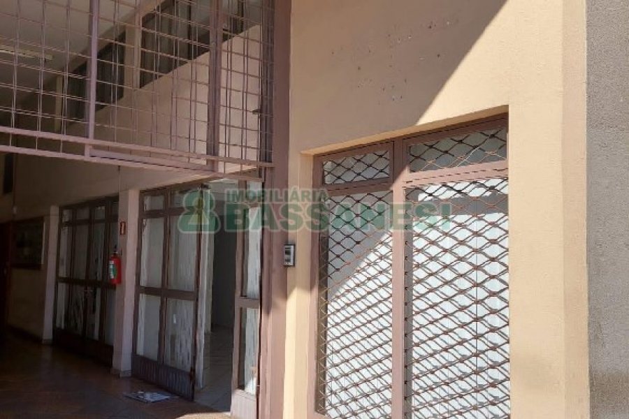 Loja com 164m², 1 vaga, no bairro Rio Branco em Caxias do Sul para Alugar