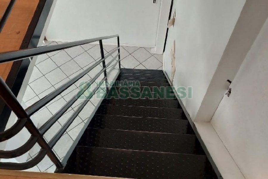 Loja com 164m², 1 vaga, no bairro Rio Branco em Caxias do Sul para Alugar