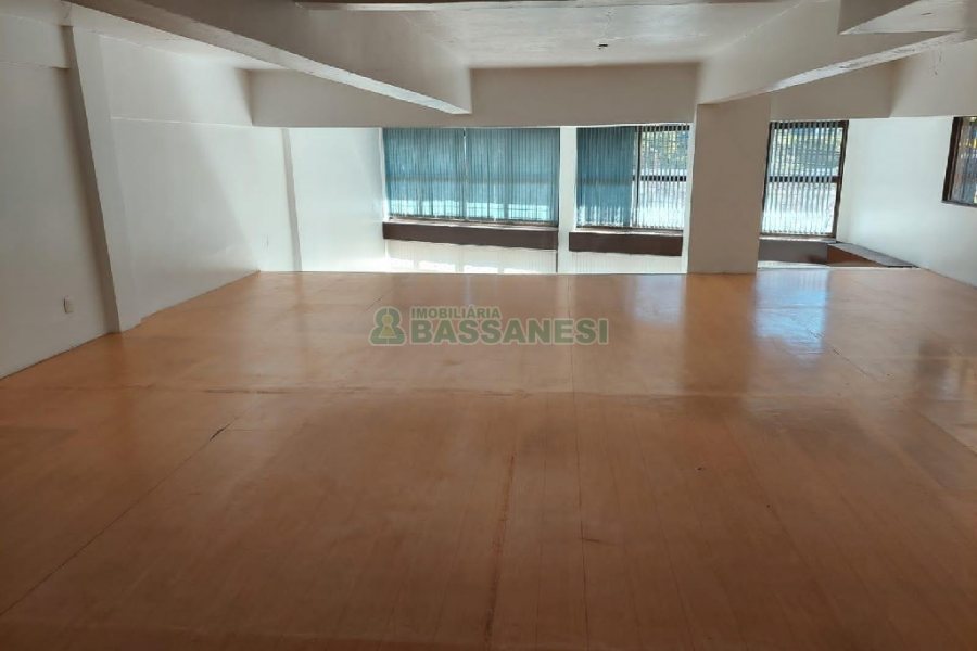 Loja com 164m², 1 vaga, no bairro Rio Branco em Caxias do Sul para Alugar