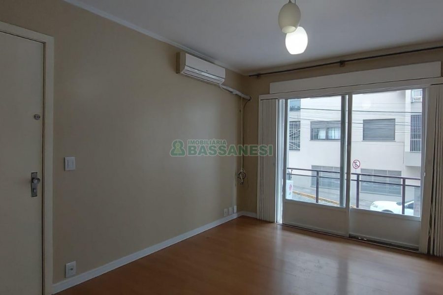 Apartamento com 84m², 2 dormitórios, 2 vagas, no bairro Madureira em Caxias do Sul para Alugar