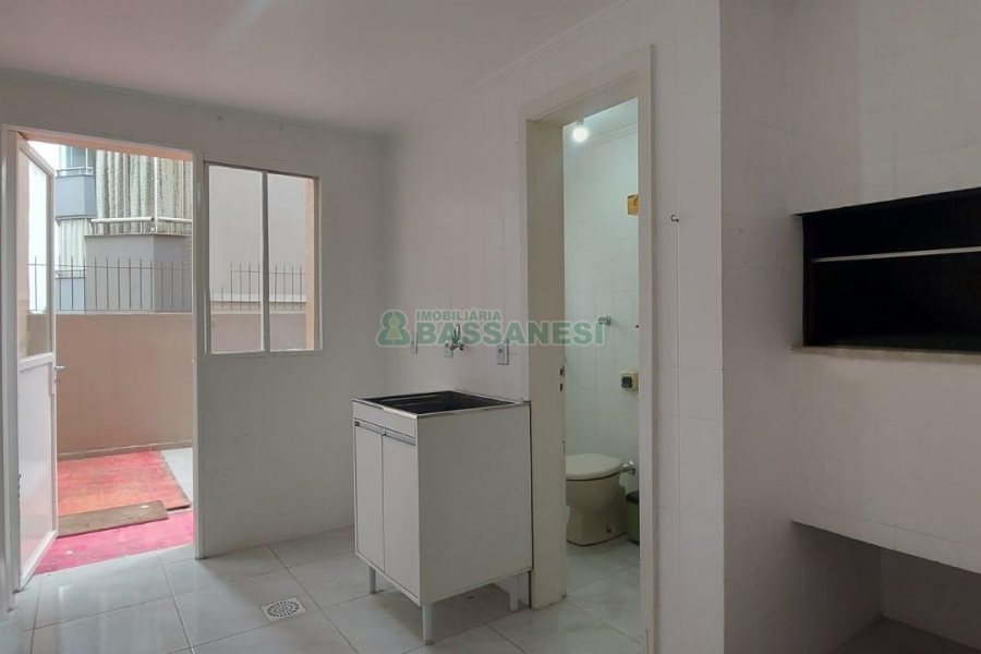 Apartamento com 84m², 2 dormitórios, 2 vagas, no bairro Madureira em Caxias do Sul para Alugar