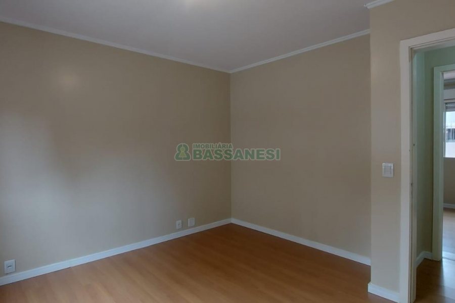 Apartamento com 84m², 2 dormitórios, 2 vagas, no bairro Madureira em Caxias do Sul para Alugar